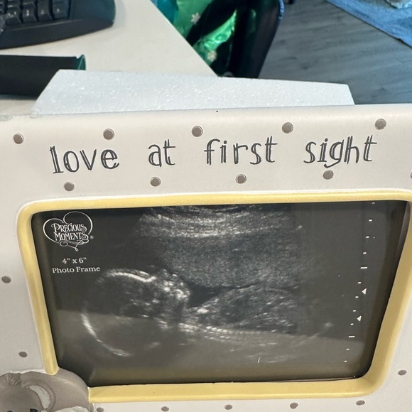 Precious Moments Cream and Gray Elephant Photo Frame - Picture 5 of 12